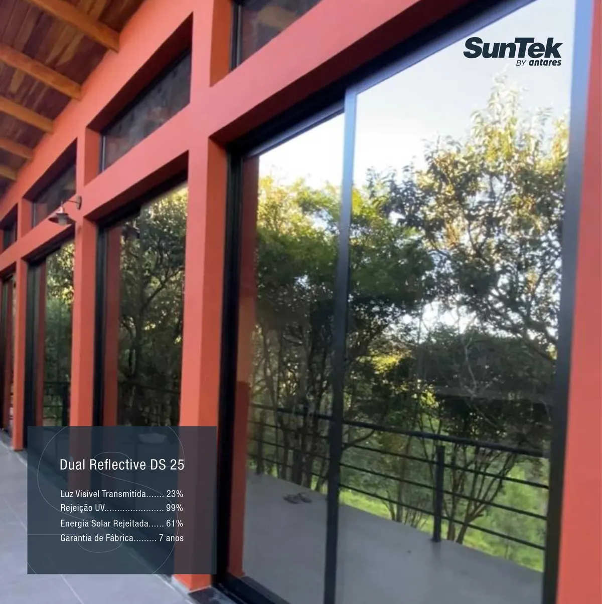 Película espelhada Dual Reflective DS25 aplicada em fachada de vidro