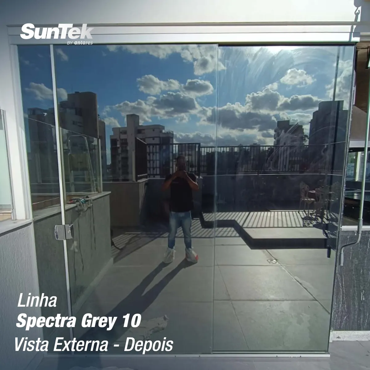 Vidro depois da instalação da película fumê Spectra Grey 10 — Insulfilm Barra da Tijuca